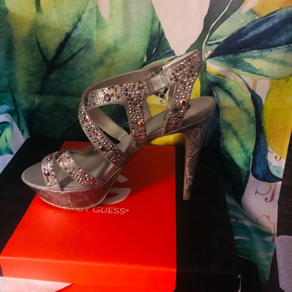 Guess silver heels 3-4 inches
